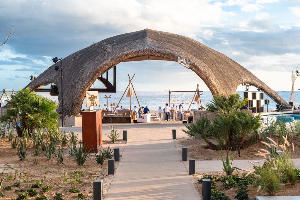 Beach Club en Quivira, un oasis en Los Cabos