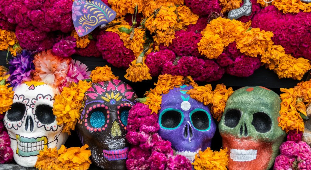 Día de muertos, un homenaje muy festivo en México