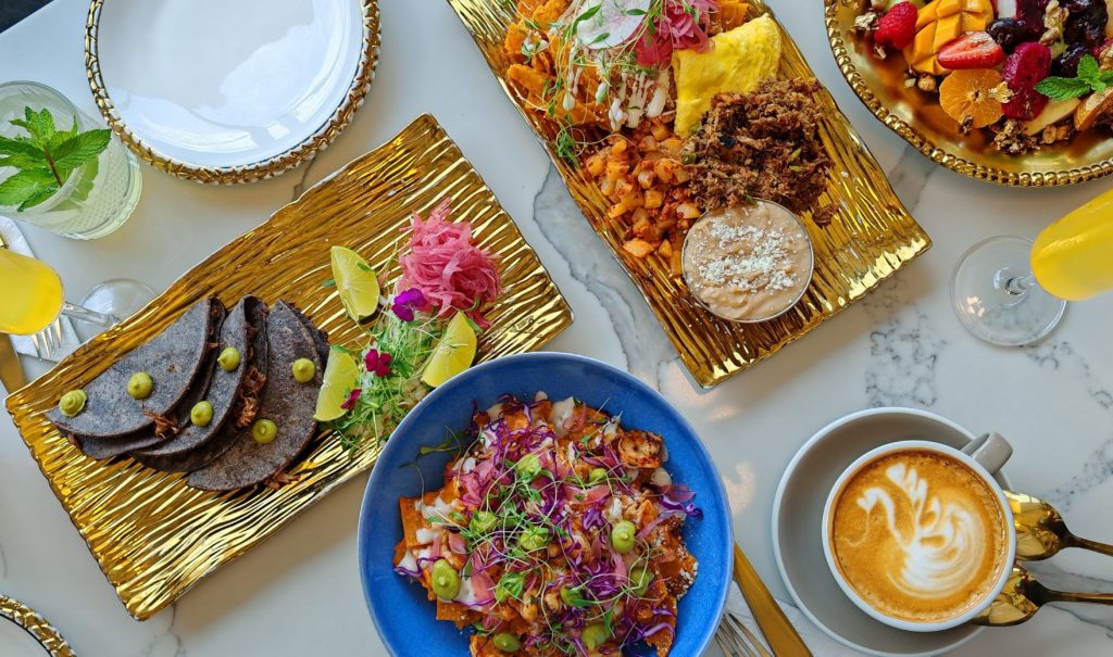 Tijuana tiene varias propuestas gastronómicas, como el Restaurante Amora y Hortensia Café