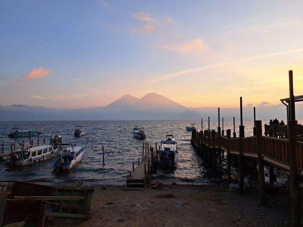 Vista de los Volcanes de Guatemala. La historia complet ala puedes revisar en la edición de enero de la Revista de Verest Magazine.
