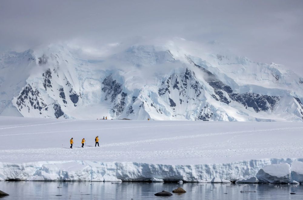 Vivir una expedición con Quark Expeditions te dará otra perspectiva de lo que significa viajar. Descubre sus expediciones y vive el arte de viajar.
Fotografía de cortesía.