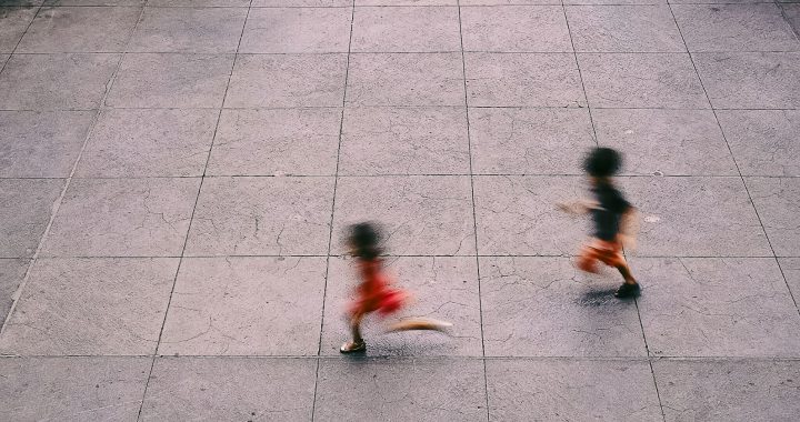 Conoce un poco más de Román Gómez, Playadura en Instagram, fotógrafo, videógrafo y generador de contenido, en la edición de septiembre-octubre de la Revista Verest