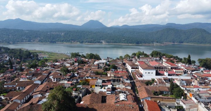 Valle de Bravo (panoramica)
