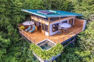 Hospédate en el hotel El Remanso, en la región de Golfo Dulce en Costa Rica y déjate envolver por la naturaleza.