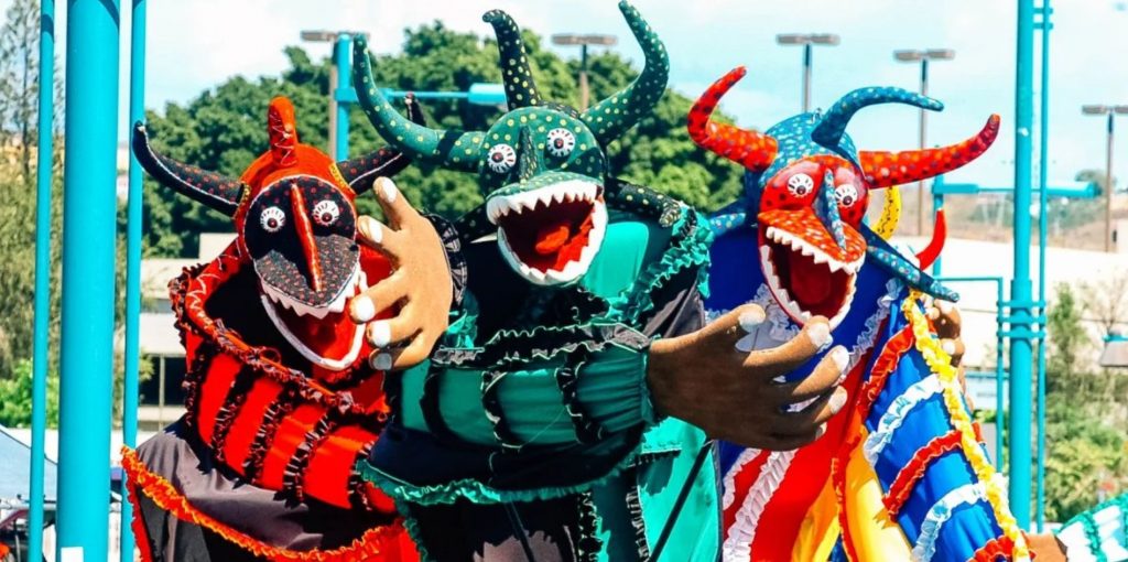 Descubre Puerto Rico y escápate a vivir estas fiestas tradicionales de la isla que nunca deja de celebrar la vida.