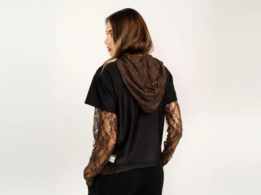 OTS es la nueva marca de ropa mexicana que fusiona moda, arte y comunidad.