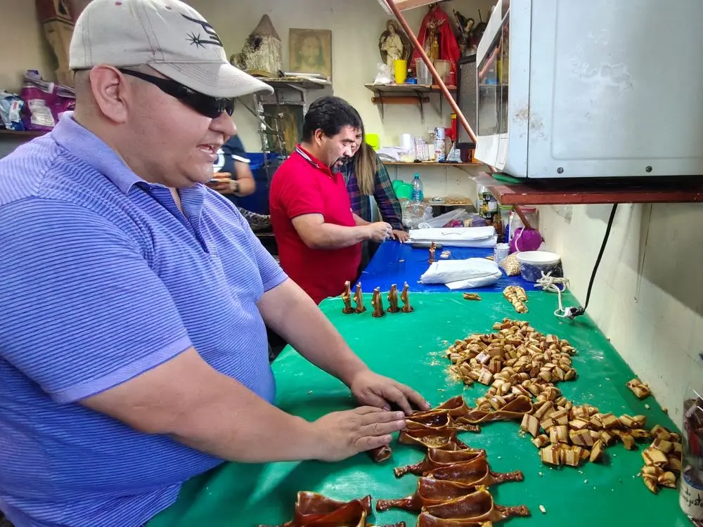 Alberto Mercado es especialista en las charamuscas