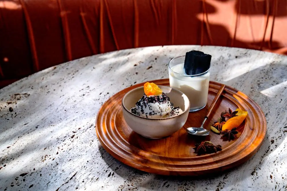 Nuevos rostros delc afé llegan a la escena gastronómica,. Conócelos en Kimpton Hotels en todo el  mundo.