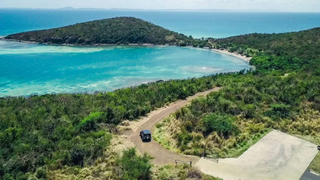 El más reciente álbum de Bad Bunny: DeBÍ TiRAR MáS FOToS, te llevará de viaje por Puerto Rico.