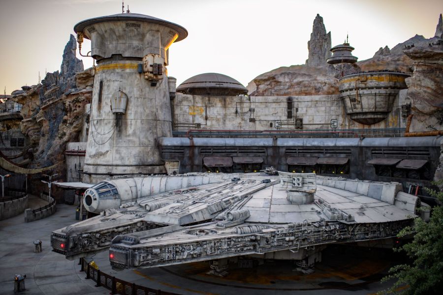 Millennium-Falcon-in-Star-Wars-Galaxys-Edge-in-Disneyland-Park