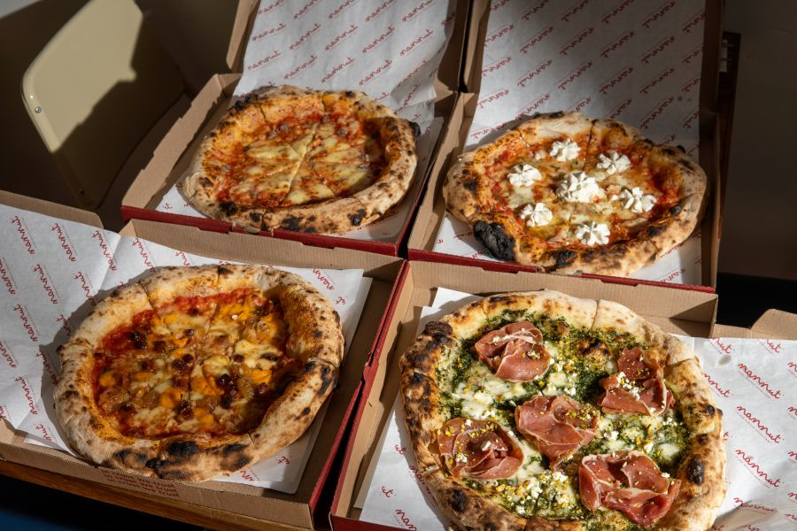 Angelo's, Cinco quesos, Dolce Pancetta, Pesto & Proscittuo beats