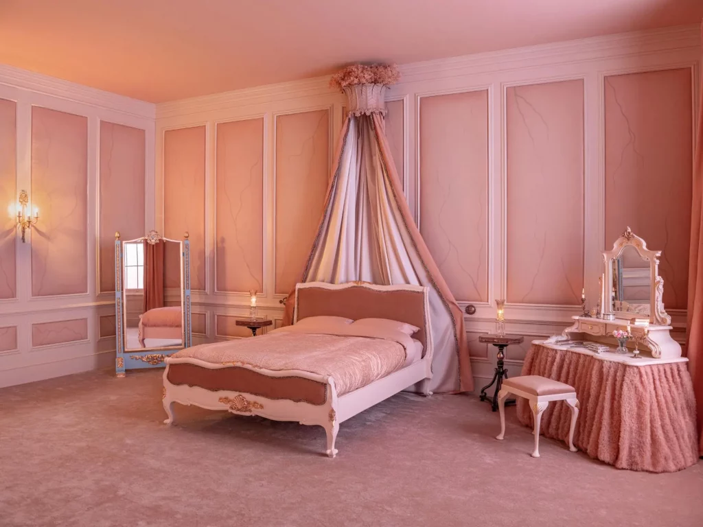 Airbnb recrea la habitación de Cathy, personaje de la película Cumbres Borrascosas.