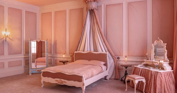 Airbnb recrea la habitación de Cathy, personaje de la película Cumbres Borrascosas.