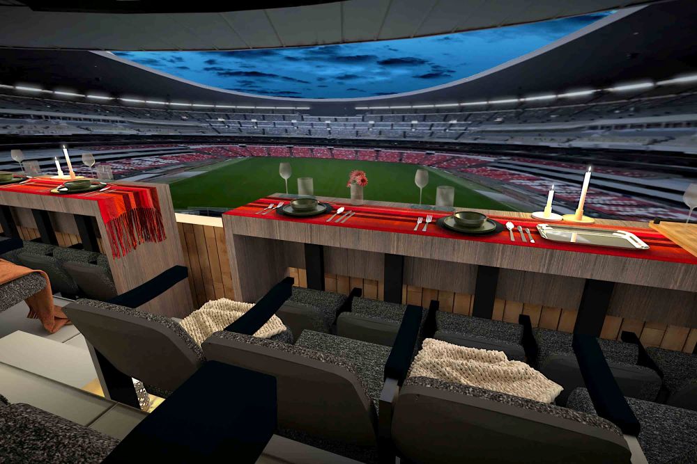 Cena con la cancha del Estadio Ciudad de México, una experiencia de Airbnb con Hugo Sánchez.
