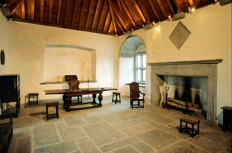 Interior del Ross Castle en Irlanda