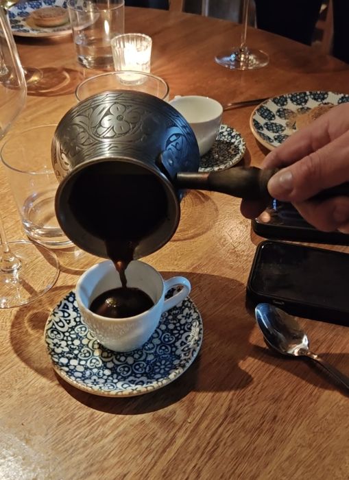 Un café nunca puede faltar en el Restaurante Ennéa