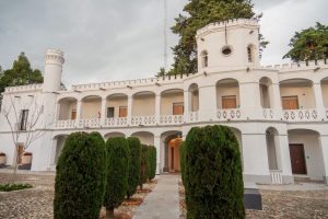En el estado de Puebla encontrarás una joya con mucha historia y un castillo en su interior. Te invitamos a que visites la ExHacienda de Chautla.