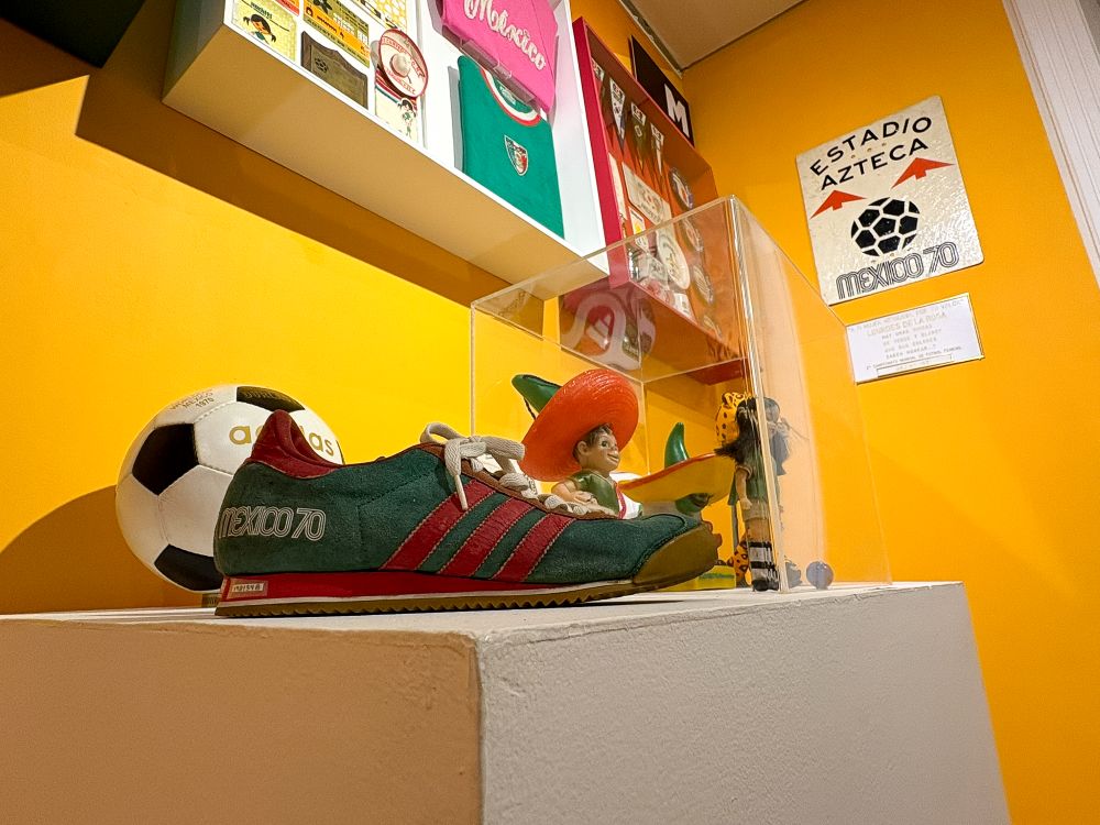 Exposición mundialista en el Museo del Objeto del Objeto (MODO).