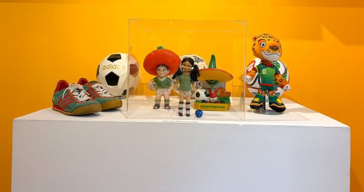 "M" del Mundial como parte de la exposición La colección, con todas sus letras, en el Museo del Objeto del Objeto (MODO).