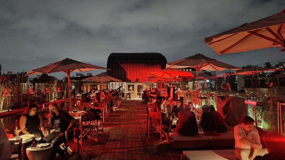 Skye Bar & Restaurante