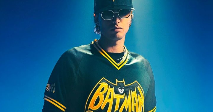New Era lanzó una colección de Gorra y Jersey en la que une a Batman y los Sultanes de Monterrey, ¿ya la conoces?