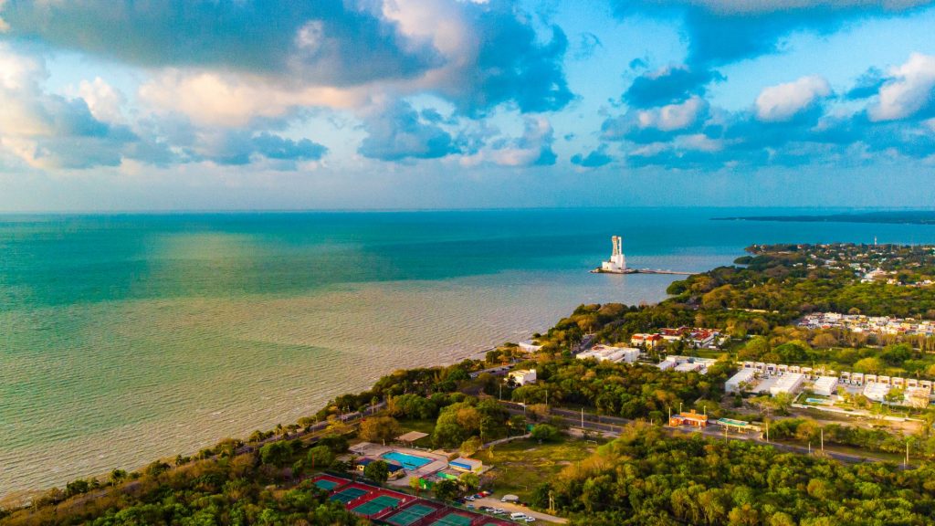 Chetumal y Mahahual, el Caribe Mexicano tiene sitios perfectos para encontrarte con la naturaleza