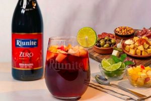 Riunite Zero, es la nueva bebida sin alcohol, sí 0.0% alcohol, que pasa por un proceso estricto que no quita sabores ni aromas al vino tinto.