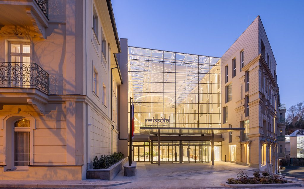 Swissôtel Mariánské Lázně: Un puente de cristal entre el pasado y el presente, en República Checa