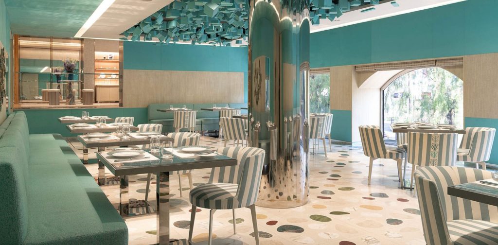 Las firmas de alta costura apuestan también por la gastronomía. Conoce estos 4 restaurantes de firmas de moda de todo lujo.