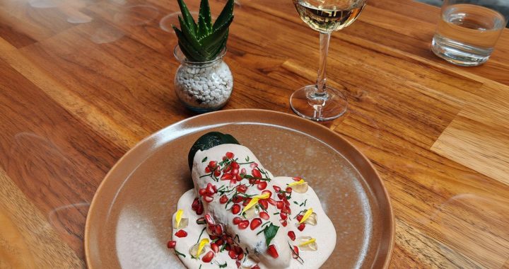 Chile en Nogada en Mondrian Condesa, comienza la temporada el 1 de septiembre.