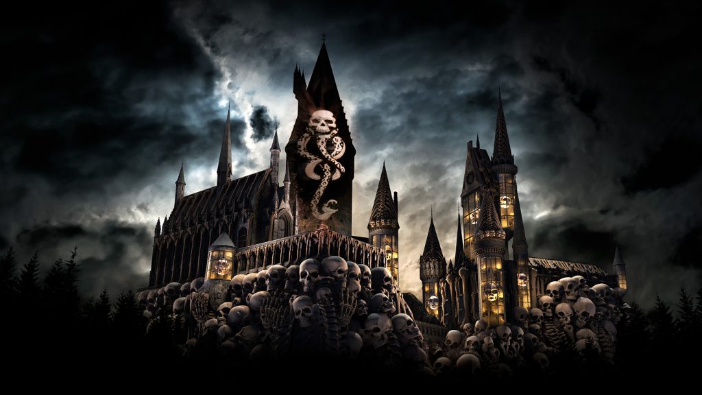 Espectáculo nocturno Dark Arts at Hogwarts Castle proyectado sobre el castillo de Hogwarts en Universal Orlando Resort.