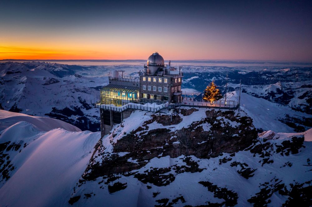 Jungfraujoch Sphinx Weihnachtsbaum Sonnenuntergang cabinas