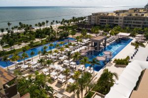 Royalton Riviera Cancún, un resort All Inclusive, donde vivirás una experiencias inolvidable, gracias a la atención personalizada.