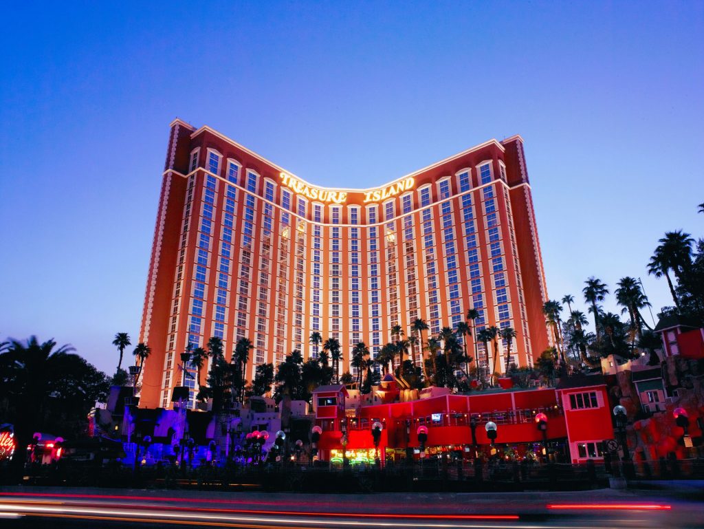 Fachada del Treasure Island Las Vegas – Handwritten Collection.