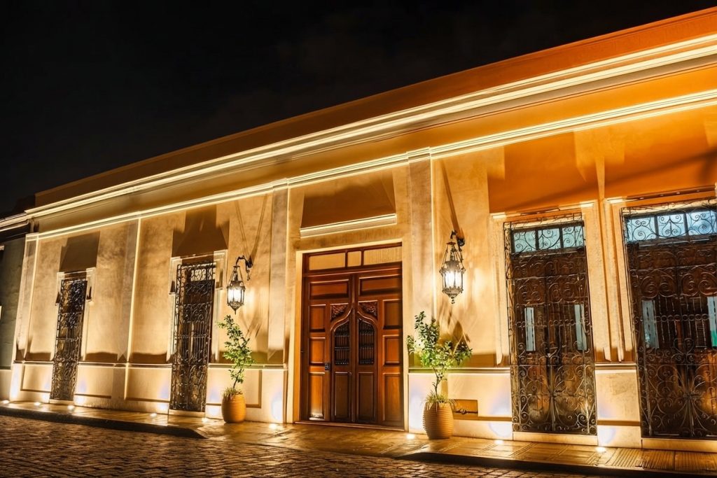Adoro Hotel Boutique