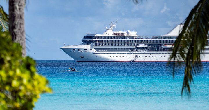 Todo listo para que viajes en crucero por la Polinesia Francesa, abordo del m/s Paul Gauguin, un barco con capacidad para solo 330 huéspedes.