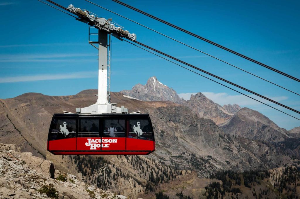 Summer_tram_scenic_jhmr_JHMR17