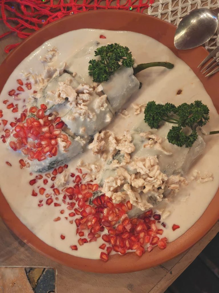 chiles en nogada