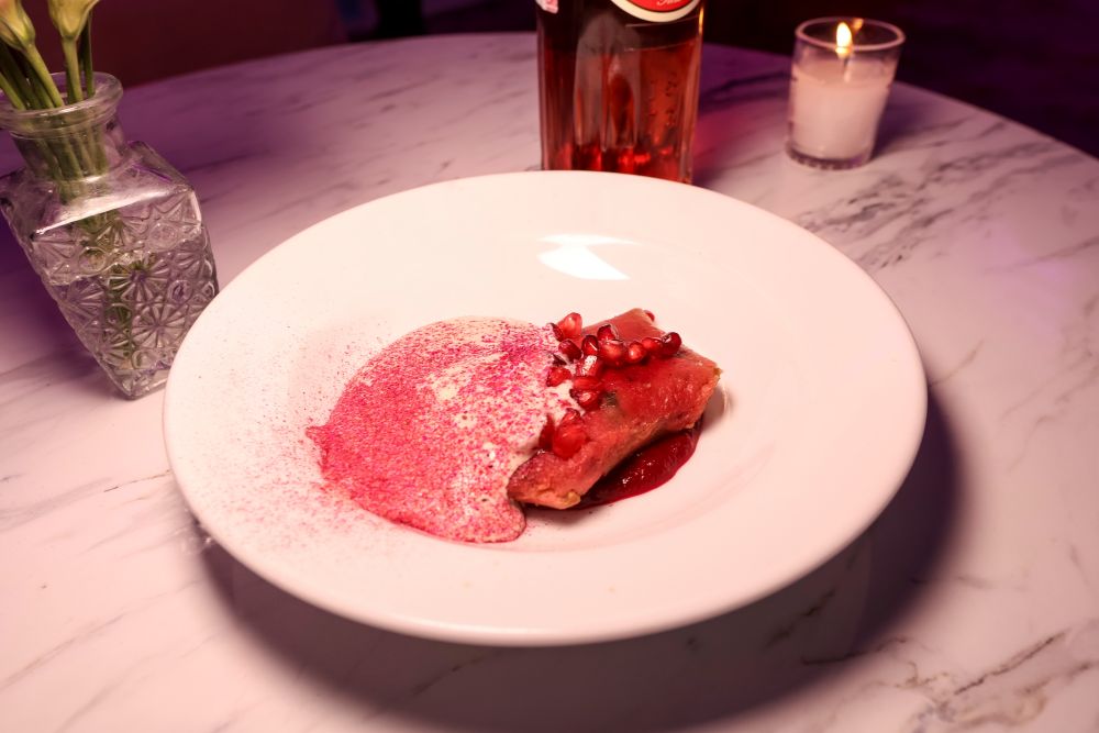 Dinner in Pink Food and Travel (1
