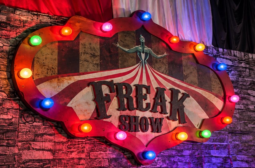 Freak Show Manacar
