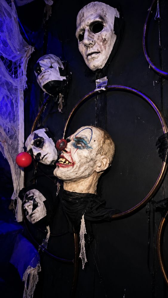 Freak Show Manacar (2)