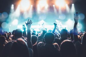 Airbnb te facilita tus experiencias de conciertos en cualquier ciudad.