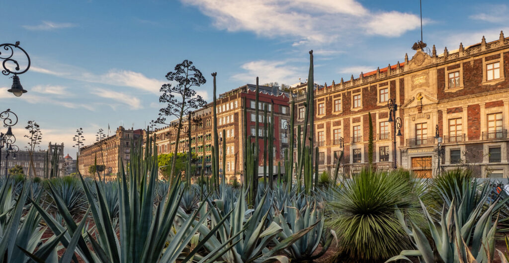 zocalo-fachada- central hoteles